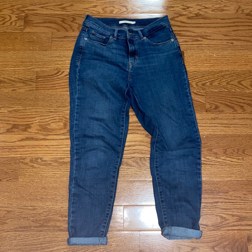 Levi’s mom jeans